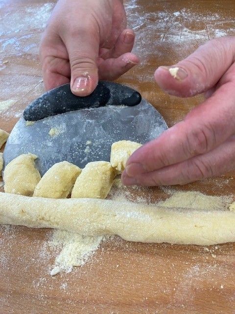 Gnocchi werden zubereitet.